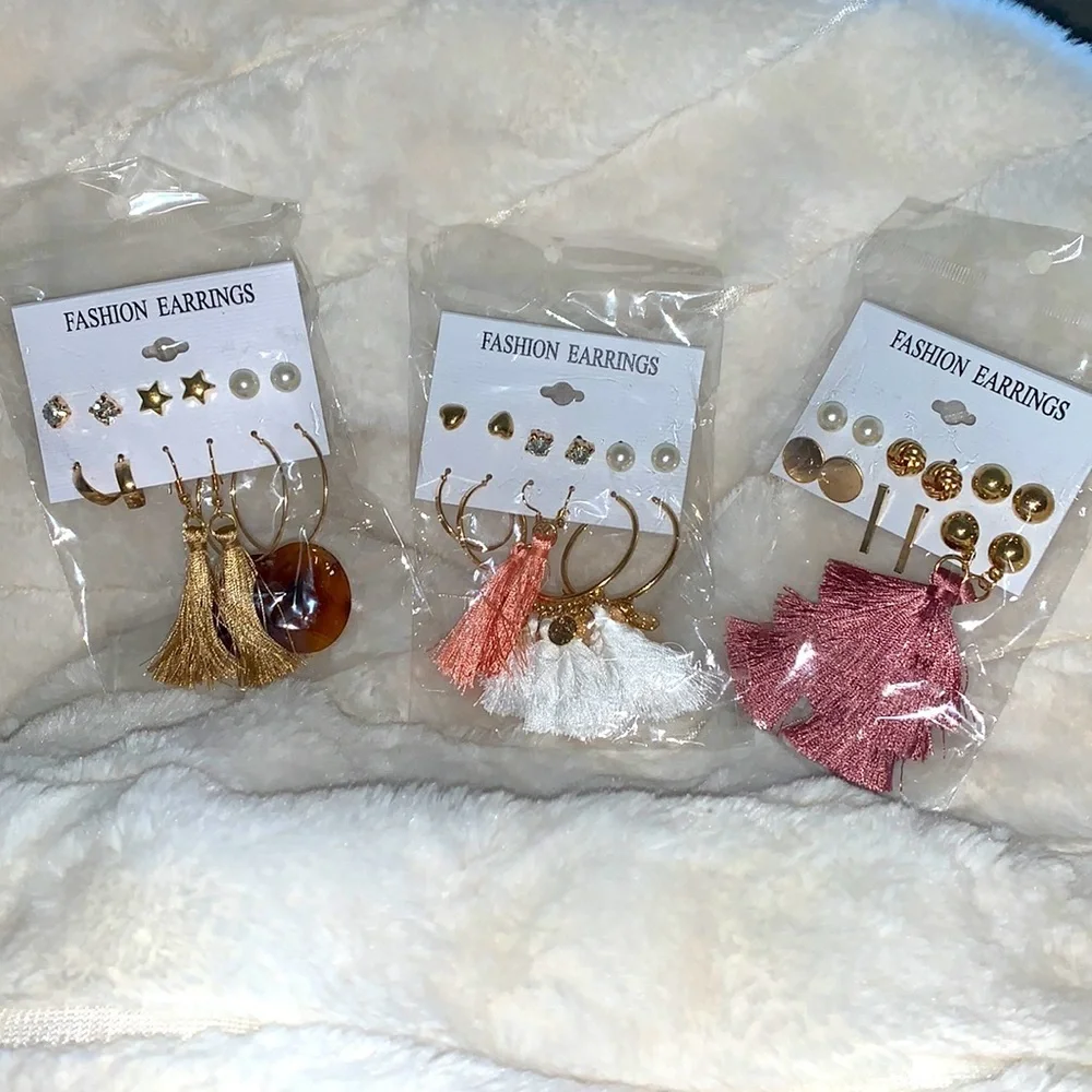 18 pairs of earrings!!!